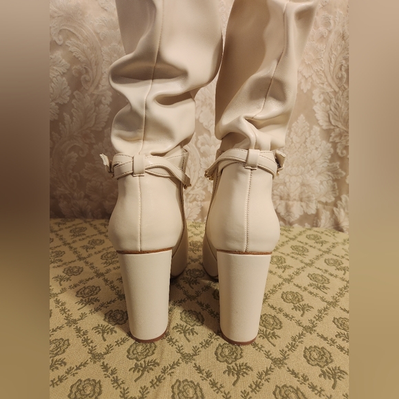 Ivory Zigi Soho Slouchy Knee High Boots w/ Gold Chanel Style Chain Buckle MINT! - Picture 5 of 10
